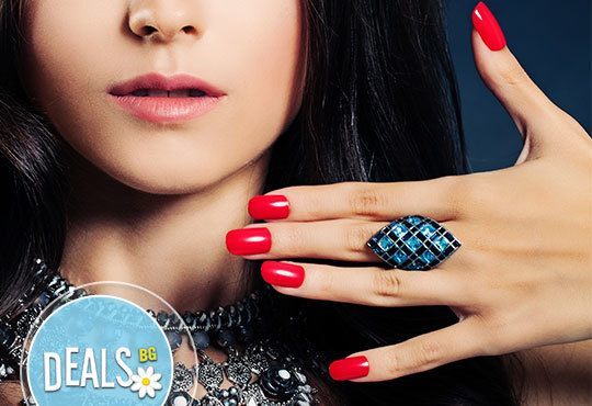 За безупречна визия! Маникюр Класически маникюр с лак Perfect и 2 декорации от салон за красота Финес - Снимка 1