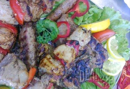 Сръбска скара на дървени въглища 1.500 кг. + гарнитура картофки 0.400 кг. и безплатна доставка от Кулинарна къща НИКИ - Снимка 4