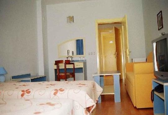 Коледа в село Равногор - зеления рай на Родопите! Хотел Панорама 2*, 2 нощувки със закуски и вечери! - Снимка 5