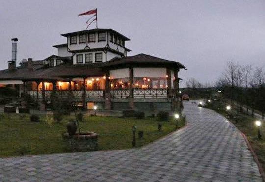 Еднодневна екскурзия на 28.11. с транспорт и водач до Крива Паланка, комплекс Етно село Тимчевски, Македония! - Снимка 6