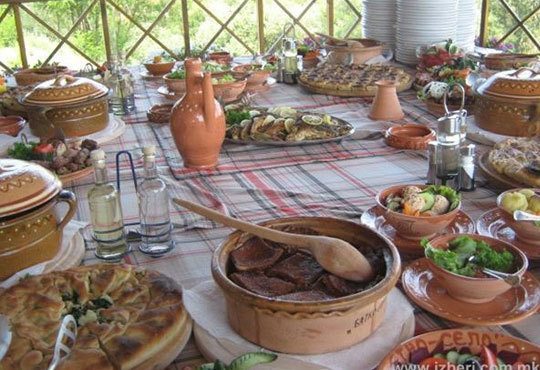 Еднодневна екскурзия на 28.11. с транспорт и водач до Крива Паланка, комплекс Етно село Тимчевски, Македония! - Снимка 5