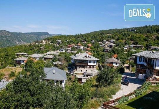 Почивка в комплекс Трите къщи в с. Лещен през ноември или декември - 1 нощувка в еко къща с капацитет до 8 човека! - Снимка 2