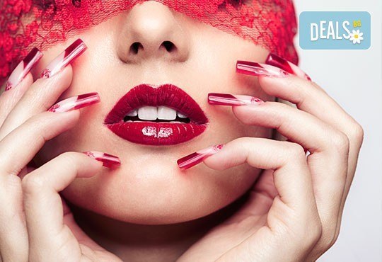 Ноктопластика с удължители или с изграждане с гел, лакиране със SNB и две декорации в Beauty Studio Nivona! - Снимка 1