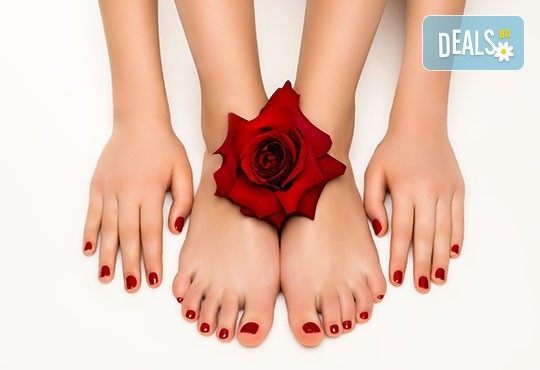 Безупречни нокти през всеки сезон! Маникюр и педикюр с Shellac или Bluesky в салон за красота Виктория! - Снимка 3