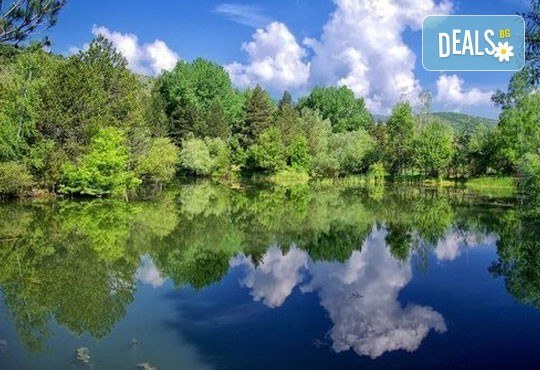 Почивка през януари, 2016г.! 1 нощувка в глинена къщичка за двама в Еко селище Омая, с. Гайтаниново, с включени риболов, колоездене и тенис на маса! - Снимка 15