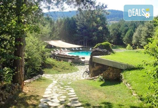 Почивка през януари, 2016г.! 1 нощувка в глинена къщичка за двама в Еко селище Омая, с. Гайтаниново, с включени риболов, колоездене и тенис на маса! - Снимка 16