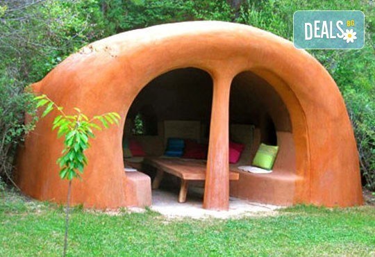 Почивка през януари, 2016г.! 1 нощувка в глинена къщичка за двама в Еко селище Омая, с. Гайтаниново, с включени риболов, колоездене и тенис на маса! - Снимка 2