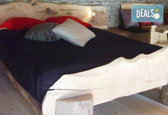 Почивка през януари, 2016г.! 1 нощувка в глинена къщичка за двама в Еко селище Омая, с. Гайтаниново, с включени риболов, колоездене и тенис на маса! - Снимка 5