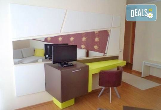 Релаксирайте пълноценно в Хотел Виа Лакус 3*, Сапарева баня! 1 нощувка със закуска и вечеря, СПА зона с минерален басейн - Снимка 7