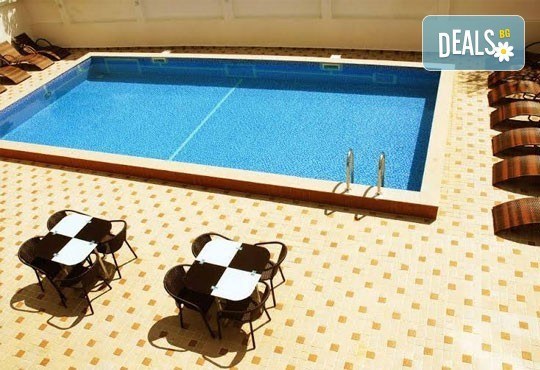 Релаксирайте пълноценно в Хотел Виа Лакус 3*, Сапарева баня! 1 нощувка със закуска и вечеря, СПА зона с минерален басейн - Снимка 15