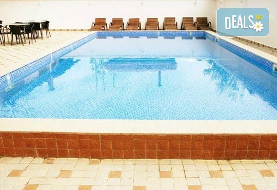 Релаксирайте пълноценно в Хотел Виа Лакус 3*, Сапарева баня! 1 нощувка със закуска и вечеря, СПА зона с минерален басейн - Снимка 13