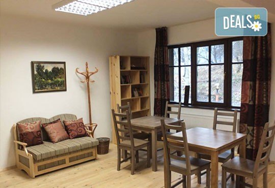 Отпразнувайте 8-ми декември в къща за гости Горски дом 3*, Трявна! 1 или 2 нощувки, домашни закуски и празнична вечеря - Снимка 7
