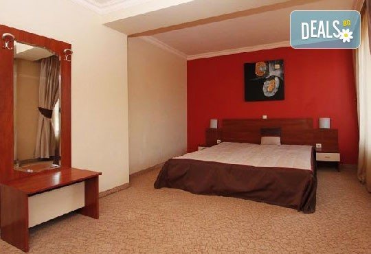 Зимна почивка във Флоримонт Каса 3*, Банско: 1 нощувка със закуска, вечеря и СПА, период по избор от Молина Травел - Снимка 2