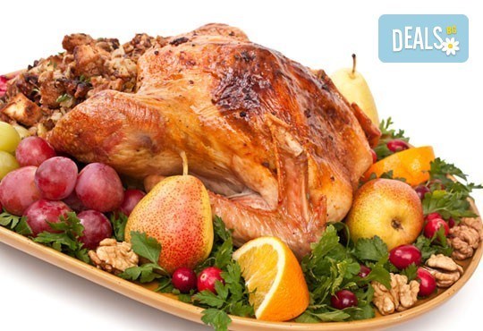 Пълнена печена пуйка ориз, зеленчуци и кисело зеле по традиционна рецепта и безплатна доставка от кулинарна работилница Деличи! - Снимка 1