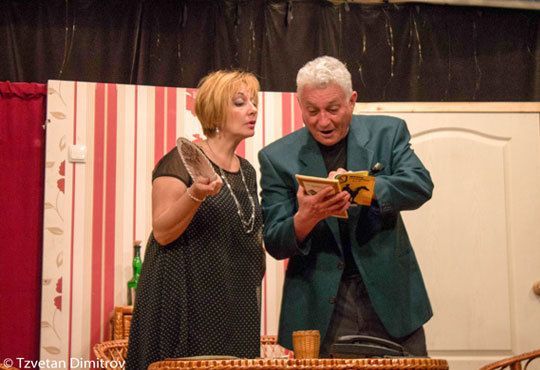 Гледайте щурата комедия Луда нощ по френски на 03.12. от 19ч. в Театър Сълза и смях Открита сцена - Снимка 4