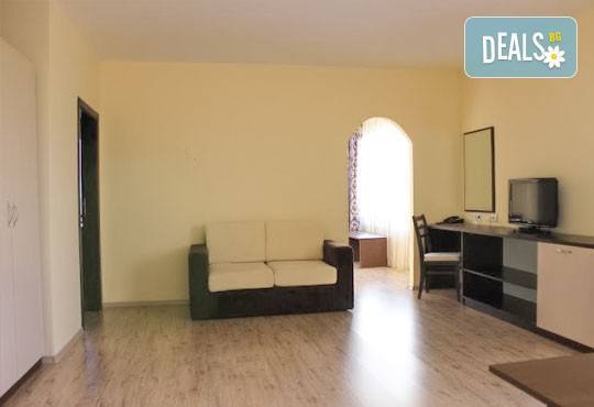 Нова година в хотел Арена 3*, Самоков! 3, 5 или 7 нощувки със закуски и Новогодишна галавечеря с фолклорна програма - Снимка 4