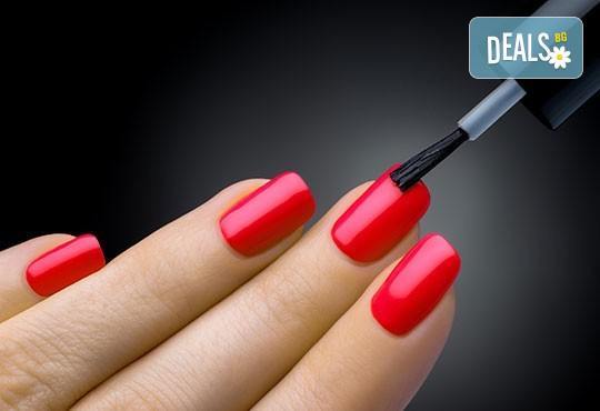 Впечатляващи нокти! Класически маникюр с гел лак Susie Eileen или с Gelish по избор в салон за красота Виктория! - Снимка 2