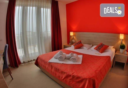 Нова година в Нови Сад - градът мост между Балканите и Запада! 2 нощувки, закуски и вечери в Путник 3*и транспорт! - Снимка 3