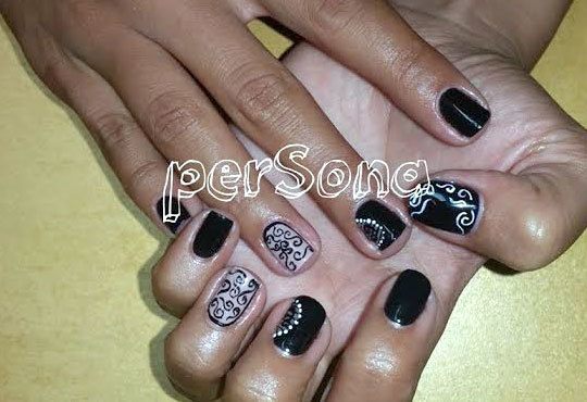 Ноктопластика с изграждане с гел или акрил, маникюр с лак или гел лак и неограничен брой декорации в салон Persona! - Снимка 4