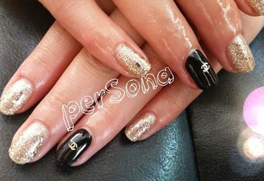 Ноктопластика с изграждане с гел или акрил, маникюр с лак или гел лак и неограничен брой декорации в салон Persona! - Снимка 3