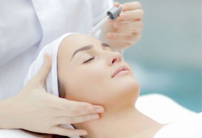 Почистване на лице с ултразвук, пилинг и масаж с Les Complexes Biotechniques + ампула или серум от MISS BEAUTY