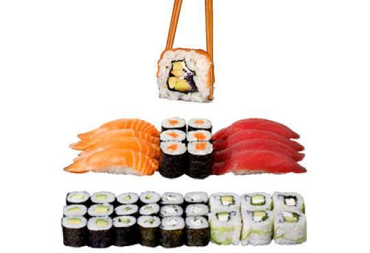 Суши екзотика в сет Izanami със 123 бр. хапки с манго, сьомга, риба тон, нори и японски сосове от Sushi King! - Снимка 1