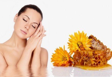 За кожа без несъвършенства! Лечебна терапия против акне с прополис в студио за красота Авангард!