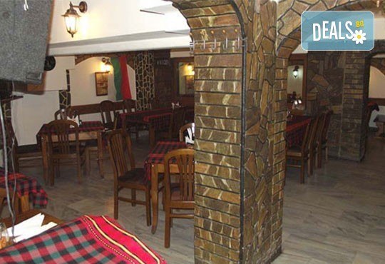 Вълча вечеря за двама и порция пържени картофи с общ грамаж 1.5кг. в Ресторант-механа Мамбо в центъра на София! - Снимка 6