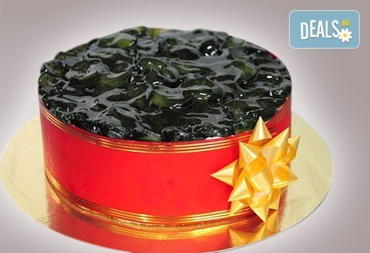 Еклерова торта по избор: с малини, смокини, ягоди или къпини от Виенски салон Лагуна! Предплатете сега 1лв - Снимка 3