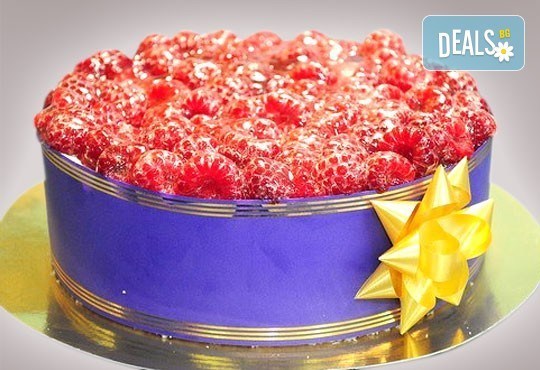 Еклерова торта по избор: с малини, смокини, ягоди или къпини от Виенски салон Лагуна! Предплатете сега 1лв - Снимка 4