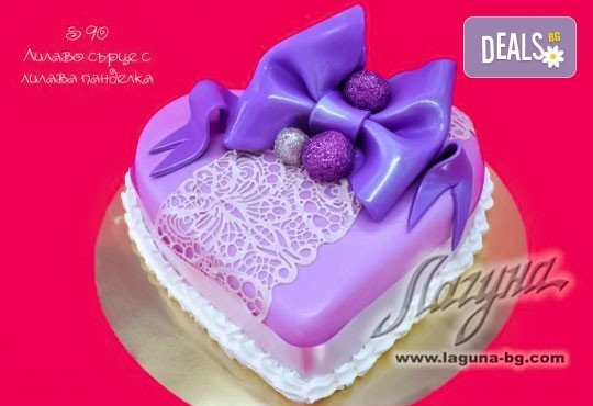 Торта - сърце с рози, пеперуди или панделка с пълнеж по Ваш избор от Виенски салон Лагуна! Предплатете сега 1лв! - Снимка 2