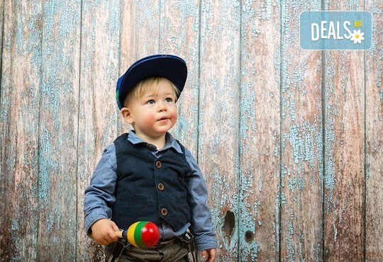 Професионална детска/семейна фотосесия с възможност за Коледна тематика и богат реквизит от Ivan Lambrev Photography - Снимка 2