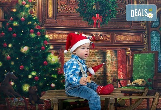 Професионална детска/семейна фотосесия с възможност за Коледна тематика и богат реквизит от Ivan Lambrev Photography - Снимка 3