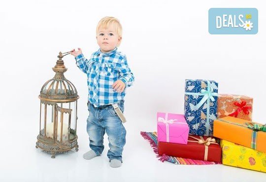 Професионална детска/семейна фотосесия с възможност за Коледна тематика и богат реквизит от Ivan Lambrev Photography - Снимка 11