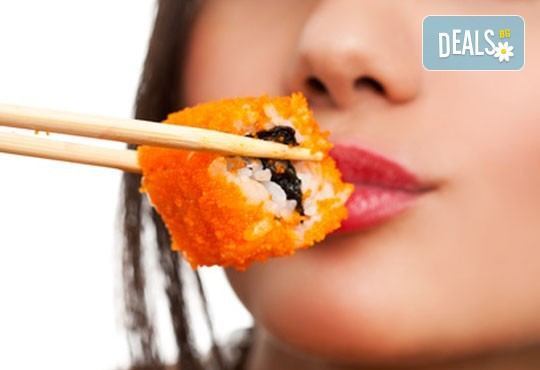 Вкусът на Изтока! Голям суши сет Izanagi с 96 броя суши хапки от Sushi King! - Снимка 1