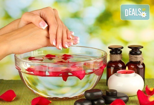 СПА маникюр с гел лак SNB в цвят по избор и 4 декорации в Студио за красота Дани, Варна - Снимка 1