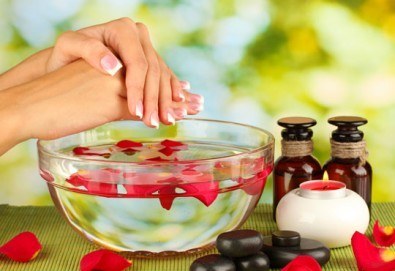 СПА маникюр с гел лак SNB в цвят по избор и 4 декорации в Студио за красота Дани, Варна