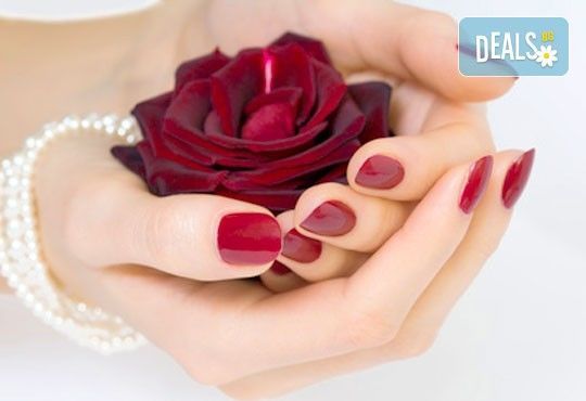 Бъдете забележителни! Маникюр и педикюр с гел лак Bluesky в салон за красота Diamante Beauty! - Снимка 3