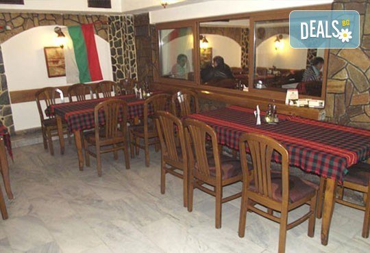 Нова година в Ресторант-механа Мамбо! Куверт с богато празнично меню на човек + DJ програма за новогодишната нощ - Снимка 4