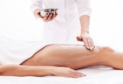 Гладък силует! 1 или 3 процедури антицелулитен масаж с антицелулитен крем и антицелулитен масажор, салон за красота Sassy