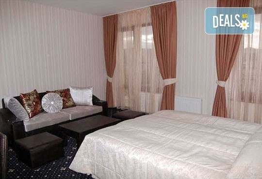 Нова година в хотел-ресторант Виктория, Панагюрище! 2/3 нощувки със закуски, обяд, празнична вечеря и програма! - Снимка 3