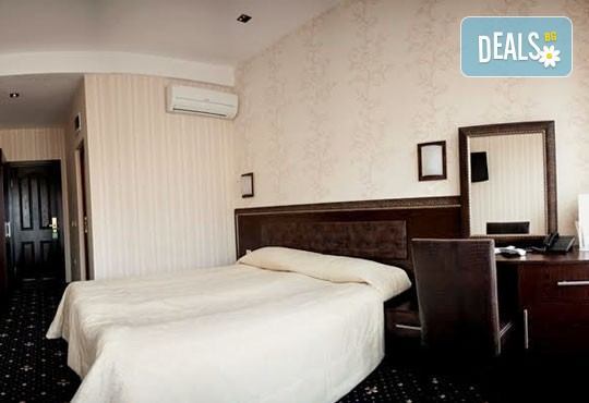 Нова година в хотел-ресторант Виктория, Панагюрище! 2/3 нощувки със закуски, обяд, празнична вечеря и програма! - Снимка 4