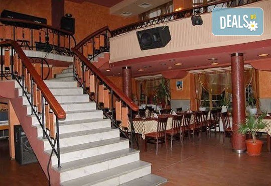 Нова година в хотел-ресторант Виктория, Панагюрище! 2/3 нощувки със закуски, обяд, празнична вечеря и програма! - Снимка 6