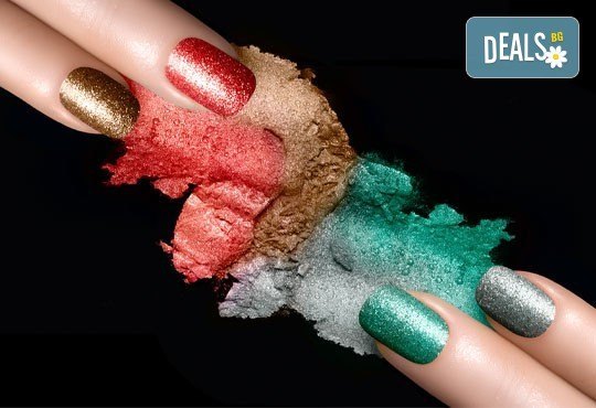 Бъдете изящни и неповторими в празничната нощ с класически маникюр с лак на CND в Studio Diva, Пловдив! - Снимка 1