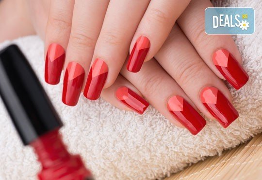 Засияйте като истинско бижу с маникюр с гел лак на CND в Studio Diva, Пловдив! - Снимка 2