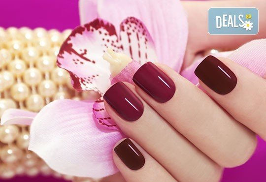 Засияйте като истинско бижу с маникюр с гел лак на CND в Studio Diva, Пловдив! - Снимка 1