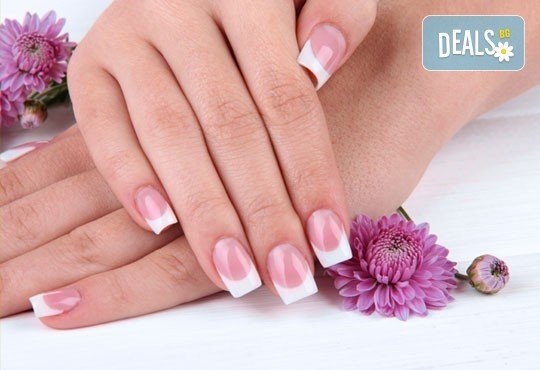 Класически или френски маникюр с Shellac, декорации с щампи или камъни и бонус- безплатно сваляне на гел лак от Royal Beauty Center - Снимка 3