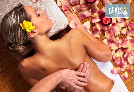 Цялостен релакс от Senses Massage&Recreation! Масаж на цяло тяло с масла от роза, мента, евкалипт и босилек! - Снимка 1