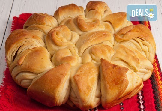 Меню за гости (10-12 човека): салата, свински бут, зеленчуци, печени картофи и домашна питка от кулинарна работилница Деличи ! - Снимка 4