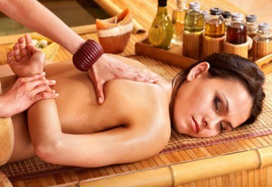 Отпуснете се с 60-минутен класически масаж на цяло тяло със 100% натурални етерични масла в Йога и масажи Айя!